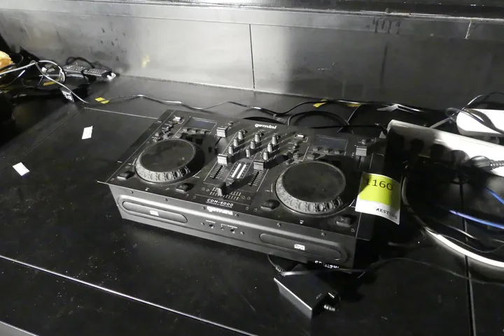 Gemini DJ-Mixstation mit Doppel-CD-Player Modell: CDM-4000